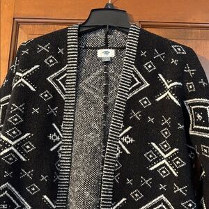 Old Navy Black and White Geometric Cardigan
